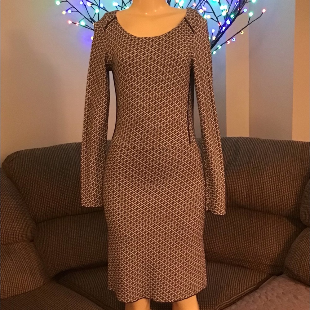 ✨✨ Black/White Turnover Dress Size S ✨✨